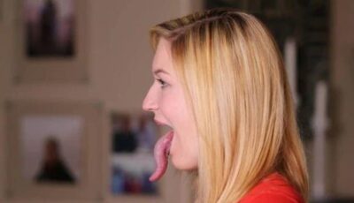 فتاة لسانها ليس طويلاً فحسب.. بل ربما الأطول في العالم!