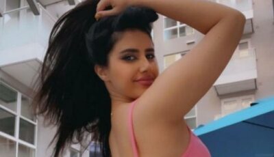 المشهورة السعودية مودل اش تستعرض مؤخرتها من على سرير النوم: كل الرجال يشتهوني.. اتفرج