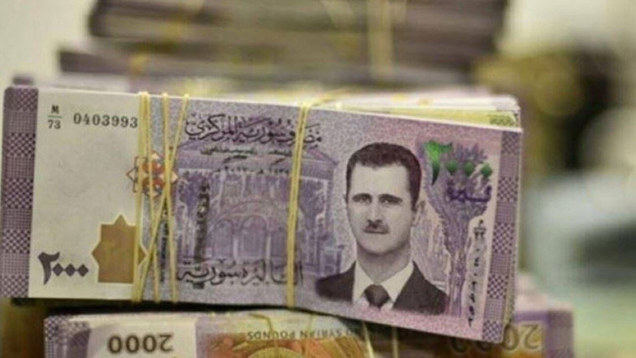 سعر الدولار مقابل الليرة السورية اليوم الاثنين الموافق 14 ديسمبر 2025 وأبرز أسباب تدهورها