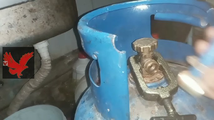 هتنبهري بالنتيجة ياست الكل.. فوائد وضع كيس الملح على أنبوبة الغاز “كنز بين أيديكي أغرب من الخيال وهيوفر فلوسك”