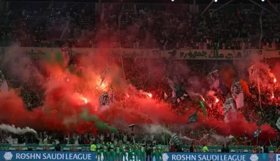 تقارير تكشف المسؤول عن رفع اللافتة المسيئة لـ الأهلي في مدرجات الديربي