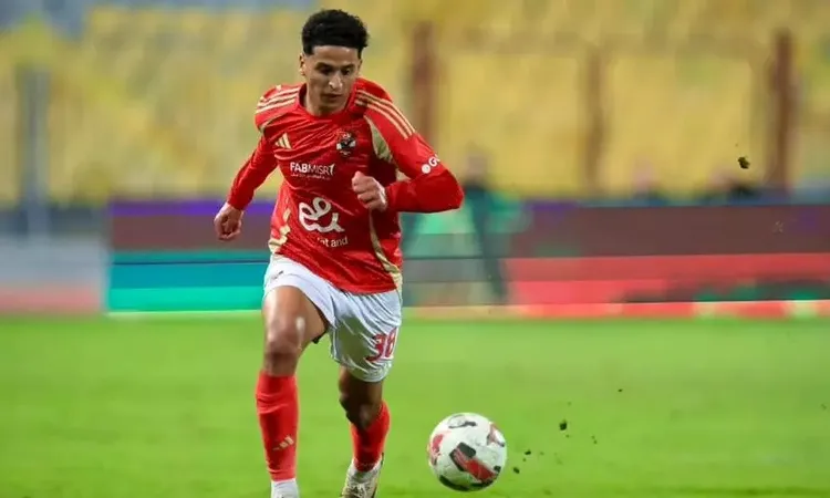 محمد عبد الله لاعب الأهلي يتعرض لإصابة في الركبة قبل مواجهة شبيبة القبائل