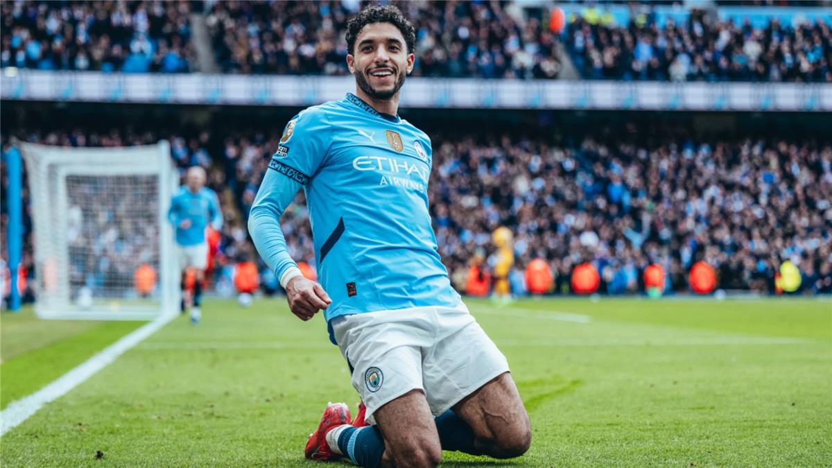 تشكيلة مانشستر سيتي ضد نيوكاسل وموقف عمر مرموش في الدوري الإنجليزي