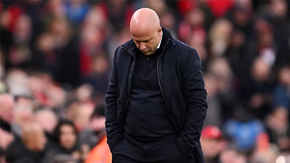 سلوت يتحمل مسؤولية خسارة ليفربول أمام نوتينجهام فورست بثلاثية