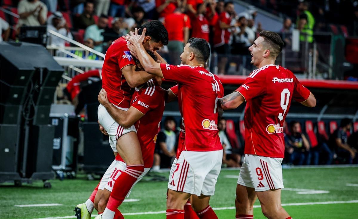 إمام عاشور يعود ويسجل في رباعية الأهلي ضد شبيبة القبائل بدوري أبطال إفريقيا