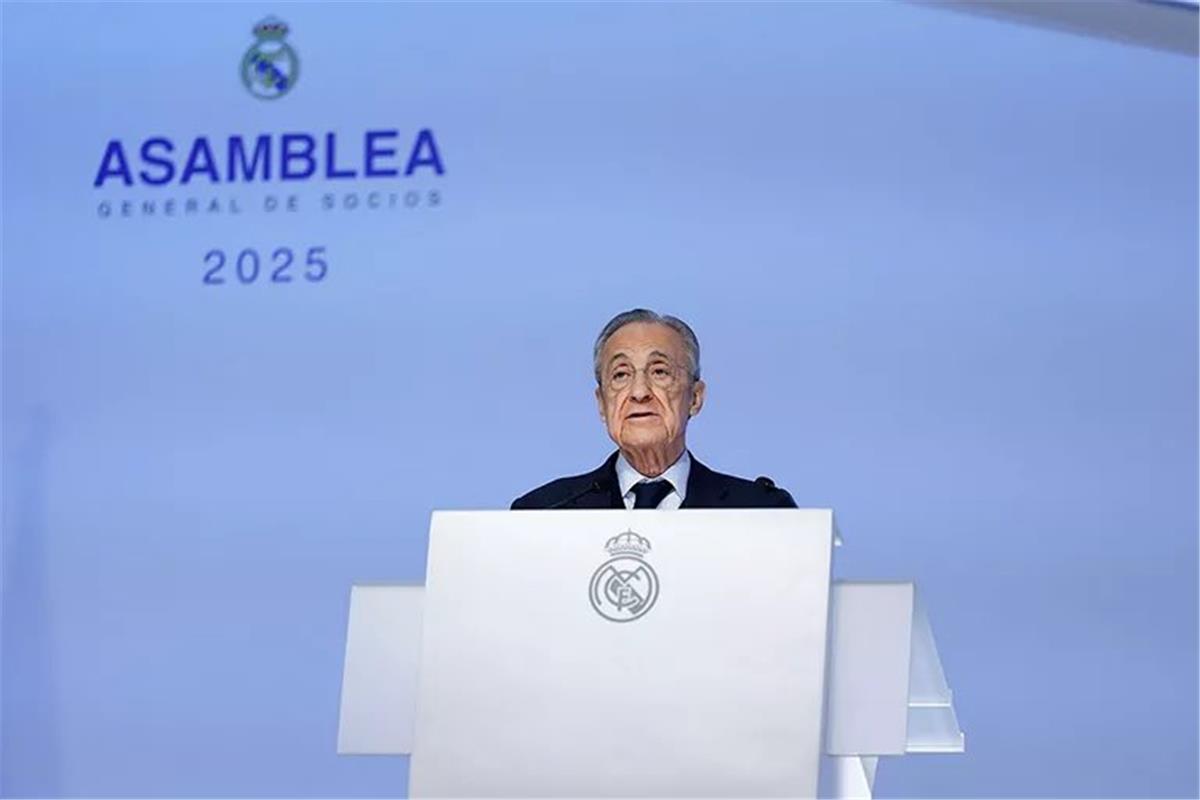 بيريز ينفي رحيله عن ريال مدريد