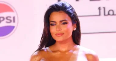 تألق أسماء جلال في أفلام السلم والتعبان وإن غاب القط