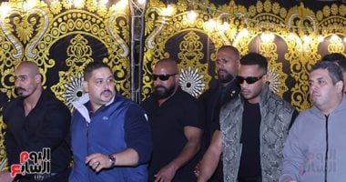محمد رمضان يقدم واجب العزاء فى إسماعيل الليثى.. صور