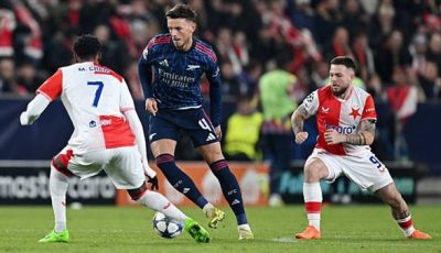 آرسنال يكتسح سلافيا براج بثلاثية نظيفة ويقترب من حسم التأهل الأوروبي