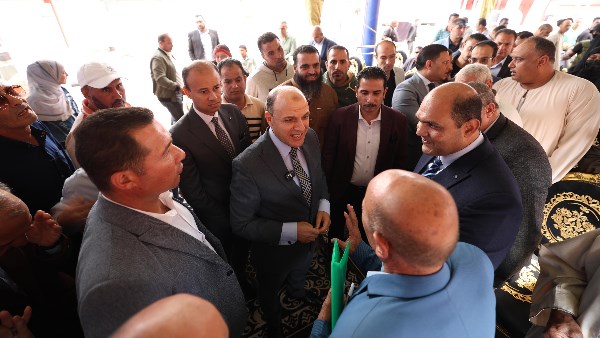 محافظ كفرالشيخ يستقبل شكاوى وطلبات أهالي دسوق ويوجه بحلها