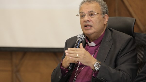 رئيس الطائفة الإنجيلية يشارك في حلقة نقاشية حول المسيحية في زمن التحولات | صور