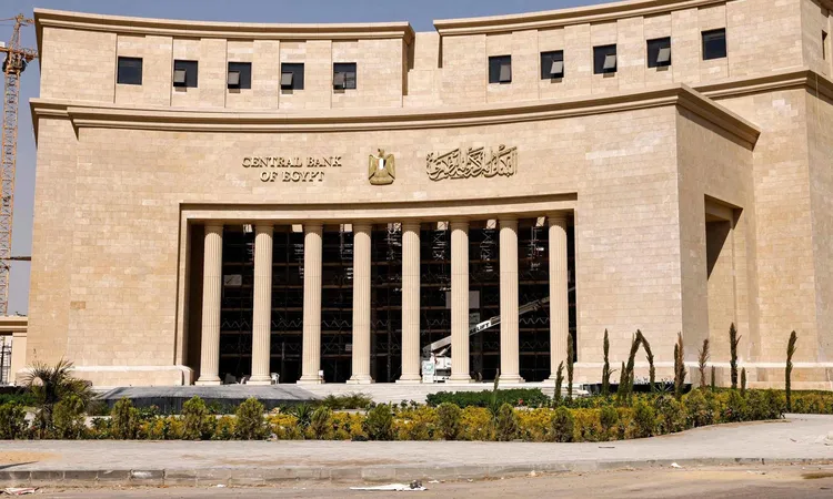 لجنة السياسة النقدية تحتفظ بأسعار العائد الأساسية دون تغيير