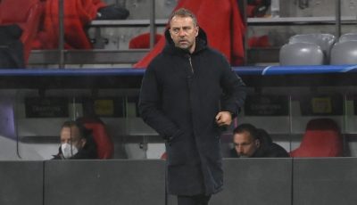 المصائب تنهال على فليك.. برشلونة في ورطة قبل مباراة بلباو