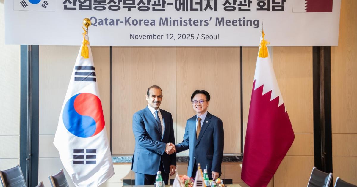 وزير الدولة لشؤون الطاقة يجتمع مع رئيس وزراء كوريا