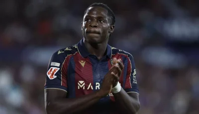 إيتا إيونغ يخرج عن صمته بعد اهتمام برشلونة بضمه