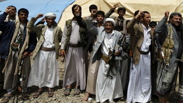 المسلحون الحوثيون يقتحمون حيا في العاصمة اليمنية