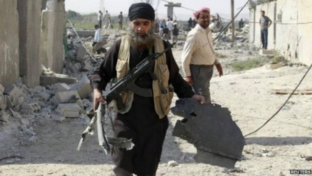 تركيا تدرس إقامة “منطقة عازلة” في مواجهة تنظيم الدولة الاسلامية