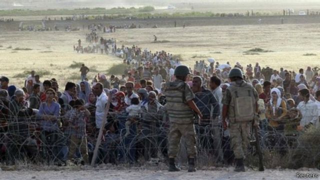 تركيا: الشرطة تفرق الفي متظاهر كردي قرب الحدود السورية