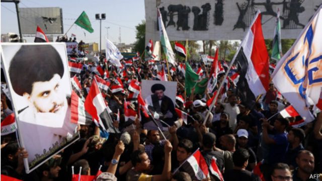 عشرات الآلاف بالعراق يتظاهرون ضد التدخل الأمريكي