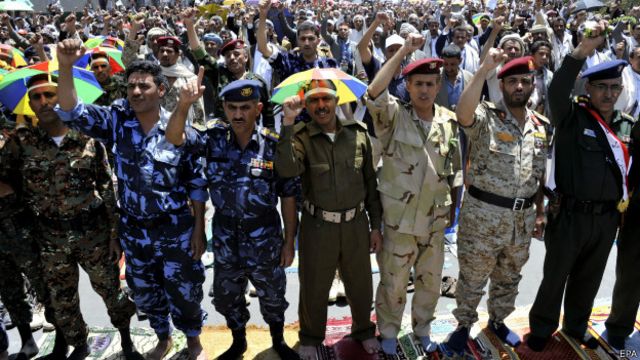 اتفاق لتشكيل حكومة جديدة بين الحوثيين وعدة احزاب يمنية