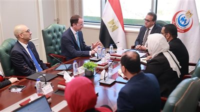 وزير الصحة وفايزر يبحثان توسيع التعاون لعلاج الأورام والهيموفيليا وتوطين اللقاحات