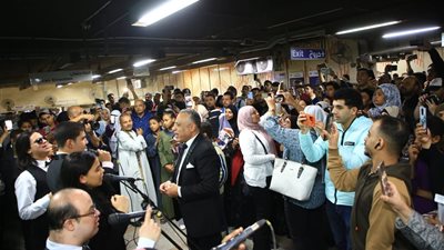 أجواء إنسانية مبهجة.. احتفالية غنائية لذوي القدرات الخاصة بمترو جمال عبد الناصر