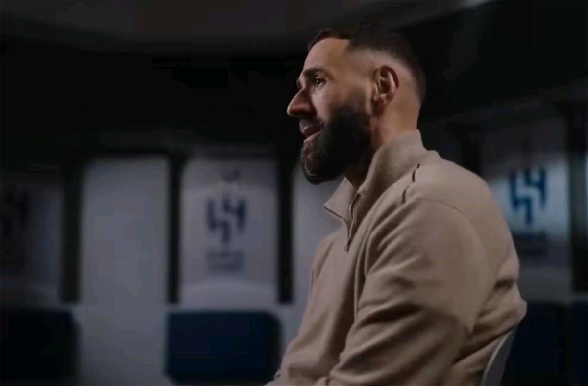 فيديو | بنزيما: رونالدو أصابني بخيبة أمل.. وباريس سان جيرمان أفضل من ريال مدريد