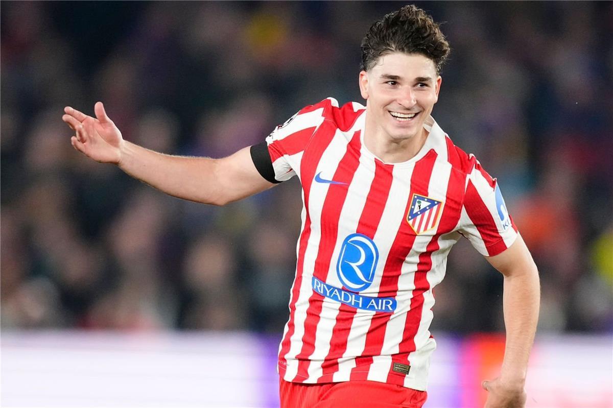 سبورت تكشف تطورات مثيرة عن تعاقد برشلونة مع جوليان ألفاريز