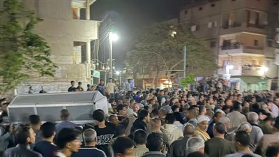 جنازة مهيبة لشاب توفي في ظروف غامضة بالزقازيق .. وصرخات والدته تُبكي الجميع بالدقهلية