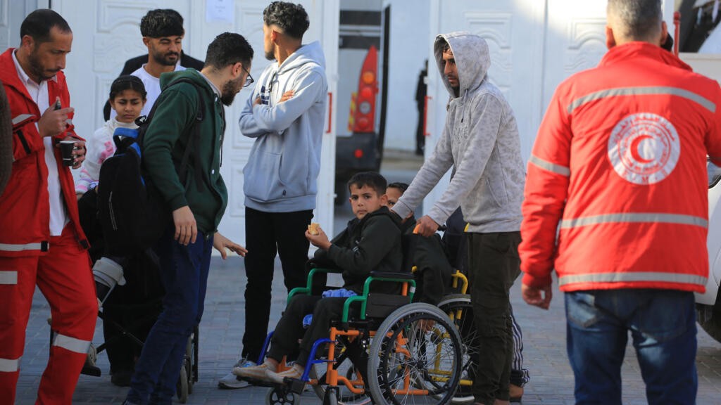 استقبال الدفعة الـ38 من الفلسطينيين العائدين إلى غزة عبر معبر رفح بالتنسيق مع الجهات المعنية