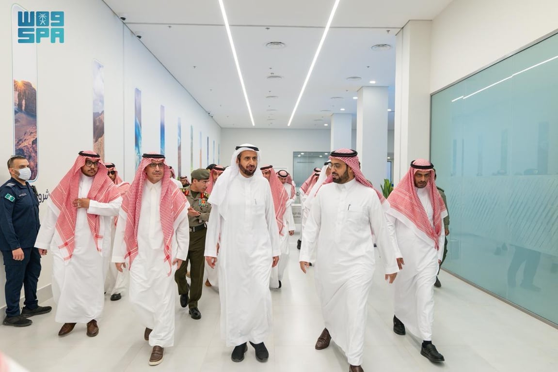 وزير الحج يتفقد منفذ الحديثة ويعلن جاهزية متكاملة لاستقبال حجاج 1447هـ — سبق