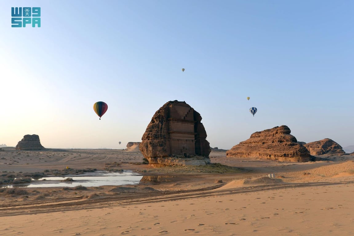 رحلات المناطيد في العُلا تكشف جمال الحِجر وتضع المحافظة على خريطة سياحة المغامرات