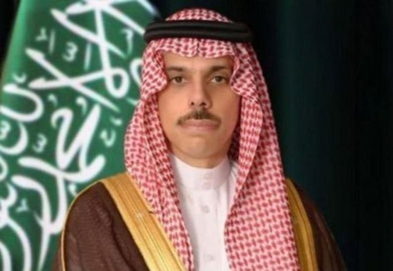 اتصال هاتفي بين وزير الخارجية ونظيره الإيراني لبحث خفض التصعيد الإقليمي — سبق