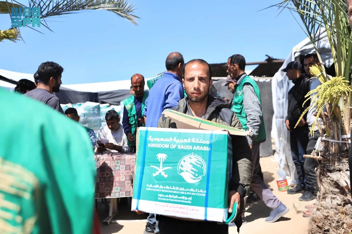 مركز الملك سلمان يكثّف جهوده الإغاثية ويوزع مساعدات غذائية وطبية في غزة وسوريا واليمن وأفغانستان ومالي والسودان