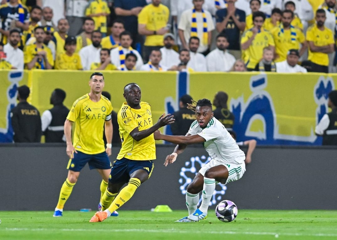النصر يحسم قمة الأهلي بثنائية رونالدو وكومان ويقترب من لقب دوري روشن — سبق