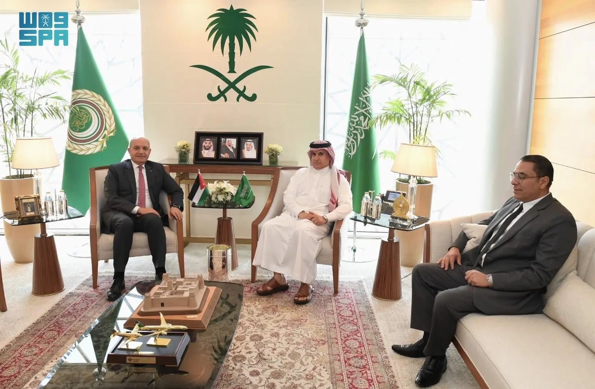 المندوب الدائم للسعودية بالجامعة العربية يبحث مع السفير الأردني قضايا مشتركة بالقاهرة