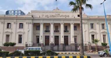 الحبس سنة لعاطل ألقى مادة كاوية على وجه جاره بسبب خلافات فى الإسكندرية