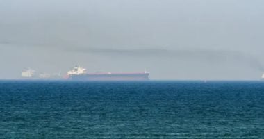 العالم هذا المساء.. طهران تعلن إعادة غلق مضيق هرمز بالكامل.. صحيفة: واشنطن تستعد لمصادرة ناقلات نفط ودهم سفن مرتبطة بإيران.. والسعودية: غرامة 20 ألف ريال على حاملى تأشيرات الزيارة حال الدخول إلى مكة