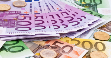 اليورو يرتفع بمنتصف تعاملات اليوم الأربعاء 22 أبريل 2026 بالبنوك