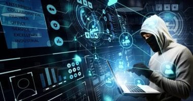 فخ “الجميلات” على فيسبوك.. كيف تسقط فى بئر الابتزاز بـ “نقرة” واحدة؟