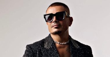 محامي الشاب المصفوع من عمرو دياب: الحكم إدانة ضد الفنان وسنرفع دعوي تعويض