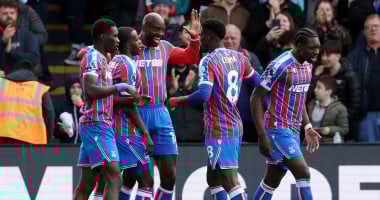 كريستال بالاس يستقبل وست هام في ديربي لندني مثير بالدوري الإنجليزي