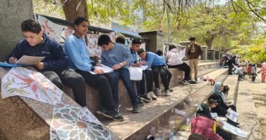 الرسم على ضفاف النيل.. مبادرة لتنمية مواهب الرسم لطلاب القليوبية فى ممشى أهل مصر.. تستهدف دعم الموهوبين وتنمية مهاراتهم.. تكسر الأجواء المدرسية وتطلق الإبداع من بين أحضان الطبيعة والأماكن الجذابة.. صور