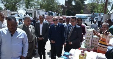 محافظ الأقصر يفتتح سوق اليوم الواحد رقم 52 بنجع الخطباء بتخفيضات تصل لـ30%.. صور