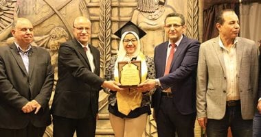 نقابة الصحفيين تكرم الزميلة أميرة شحاتة لحصولها على الماجستير فى سياسات الإعلام