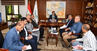 نائب محافظ الفيوم يناقش مشكلات مساكن دمو الجديدة ويوجه بسرعة حلها