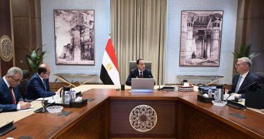رئيس الوزراء يتابع موقف ترشيد استهلاك المواد البترولية فى المشروعات الحكومية