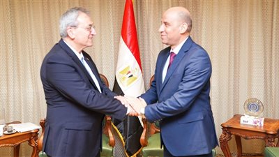 وزير العمل يبحث مع نظيره القبرصي تفعيل مذكرة تفاهم تنقل الأيدي العاملة