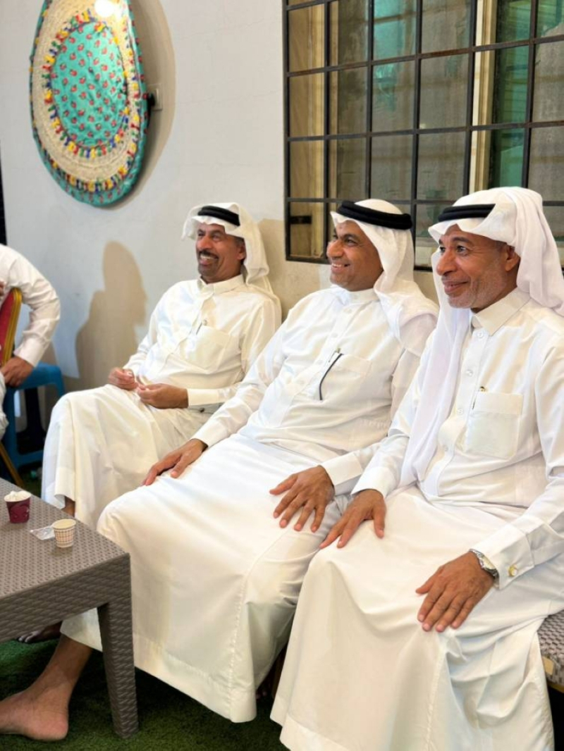 الممرض “أحمد الضاحي” يقيم مأدبة عشاء “عقيقة” بمناسبة المولود الجديد “محمد رضا”