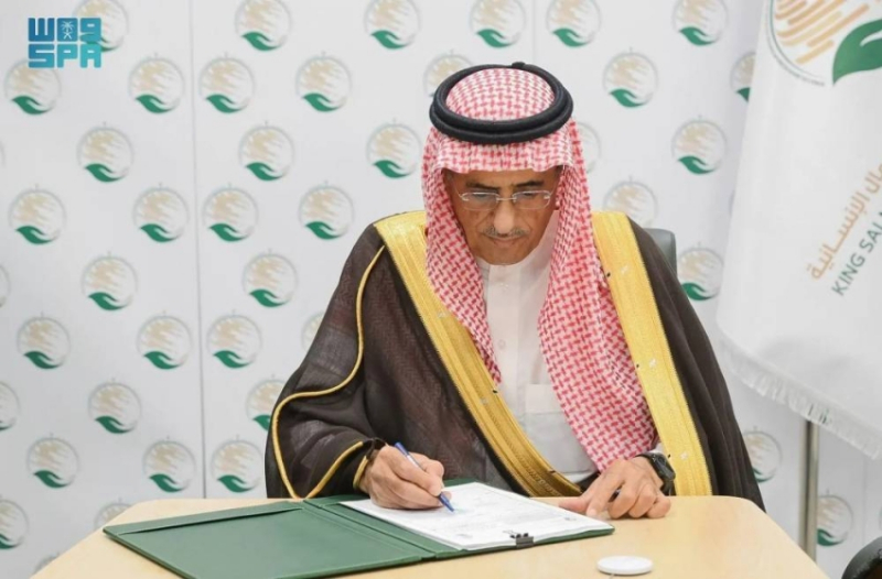 “سلمان للإغاثة” يوقّع برنامجًا لإنشاء مدارس ميدانية في قطاع غزة